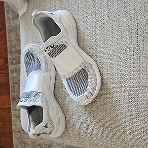 APL women's techloom bliss sneakers